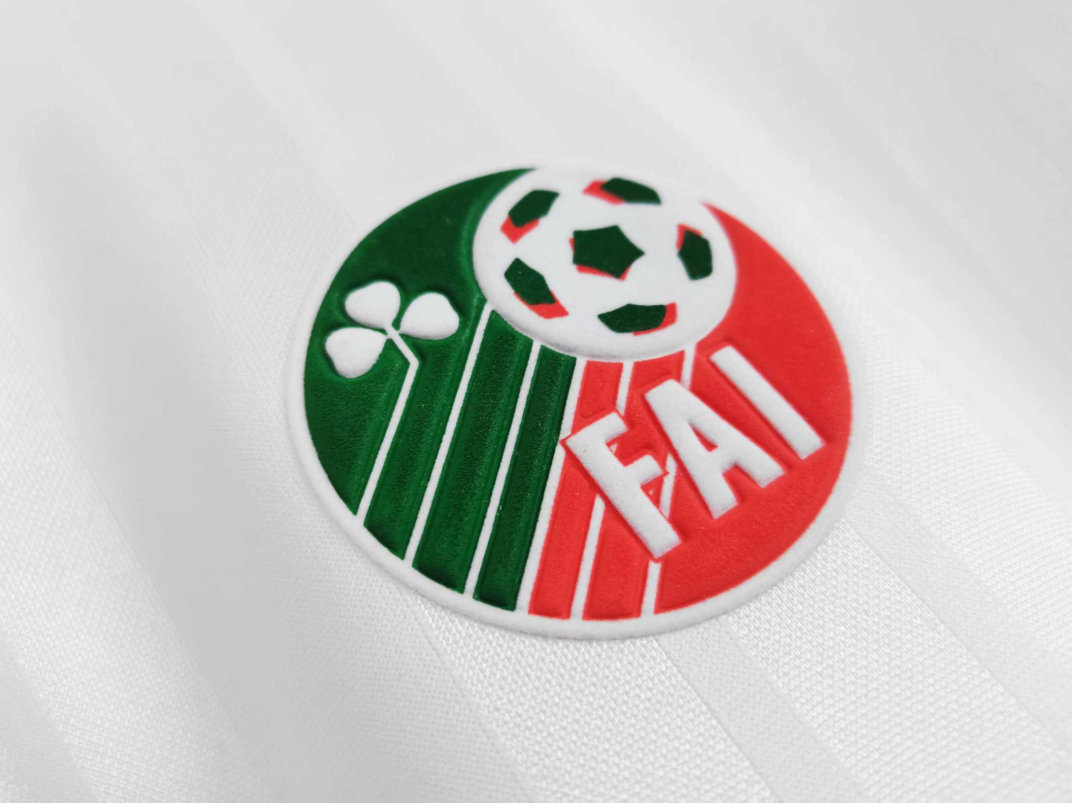 1992/94 Ireland Away Retro Jersey - gallery