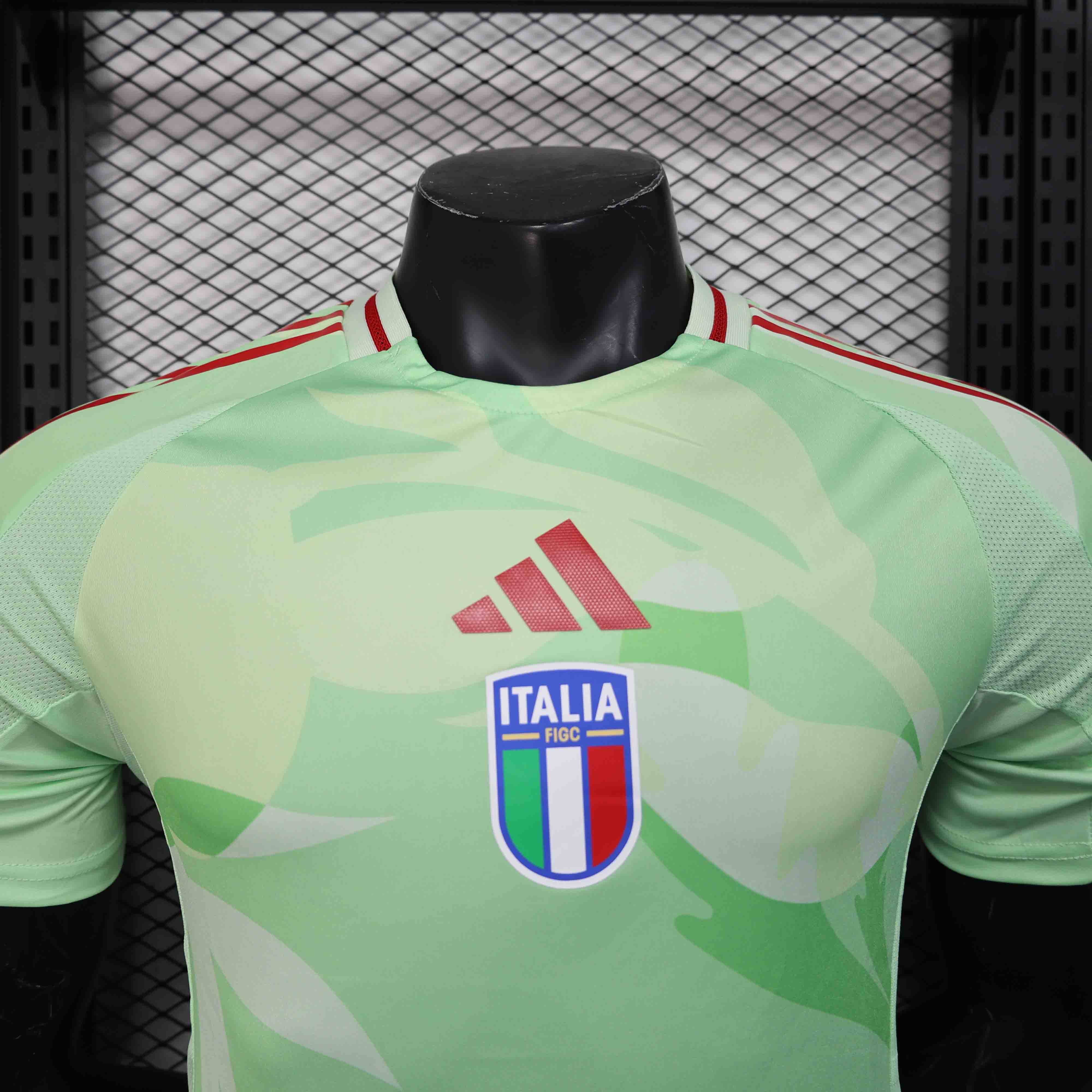 25-26 Italy Soccer Jersey Green - gallery