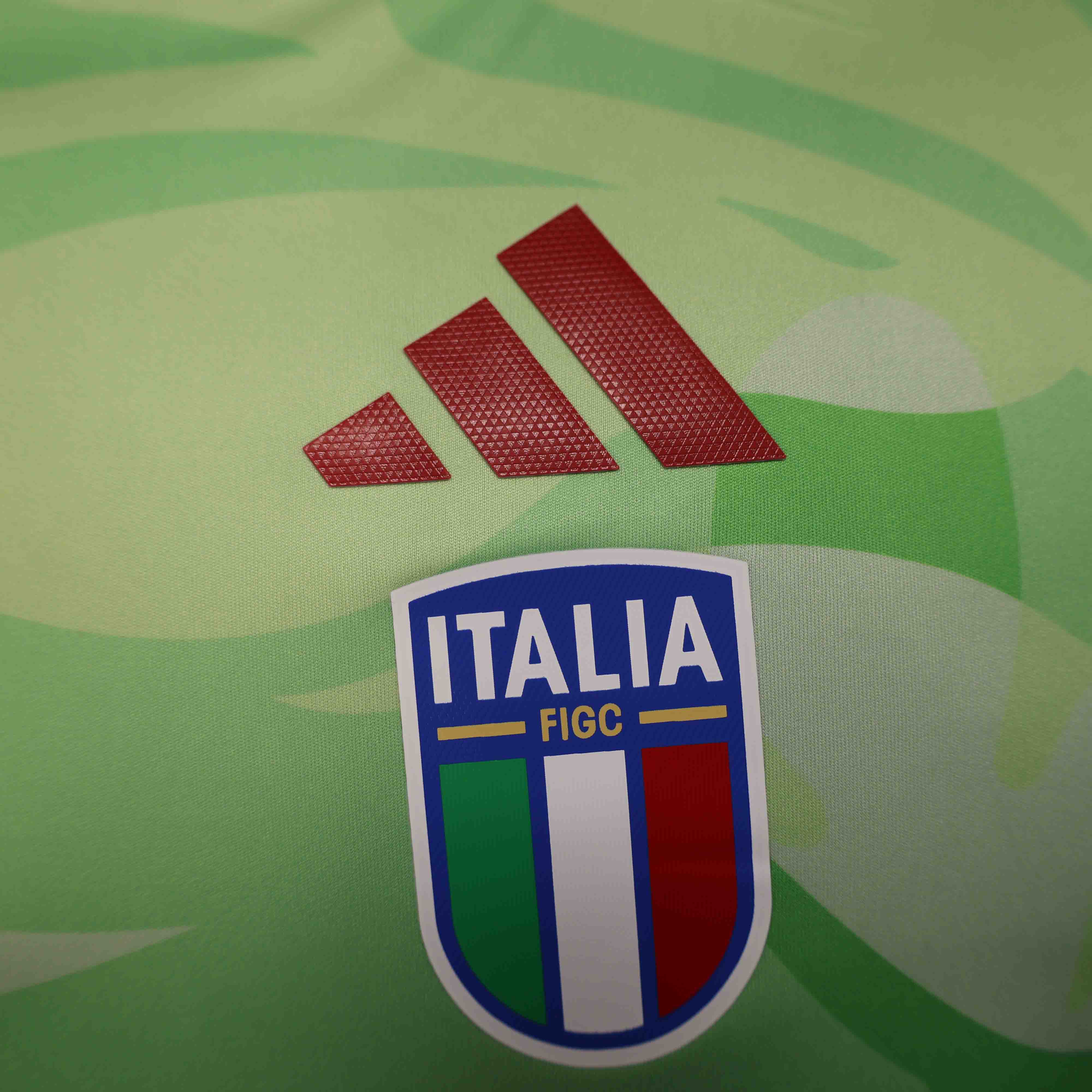 25-26 Italy Soccer Jersey Green - gallery