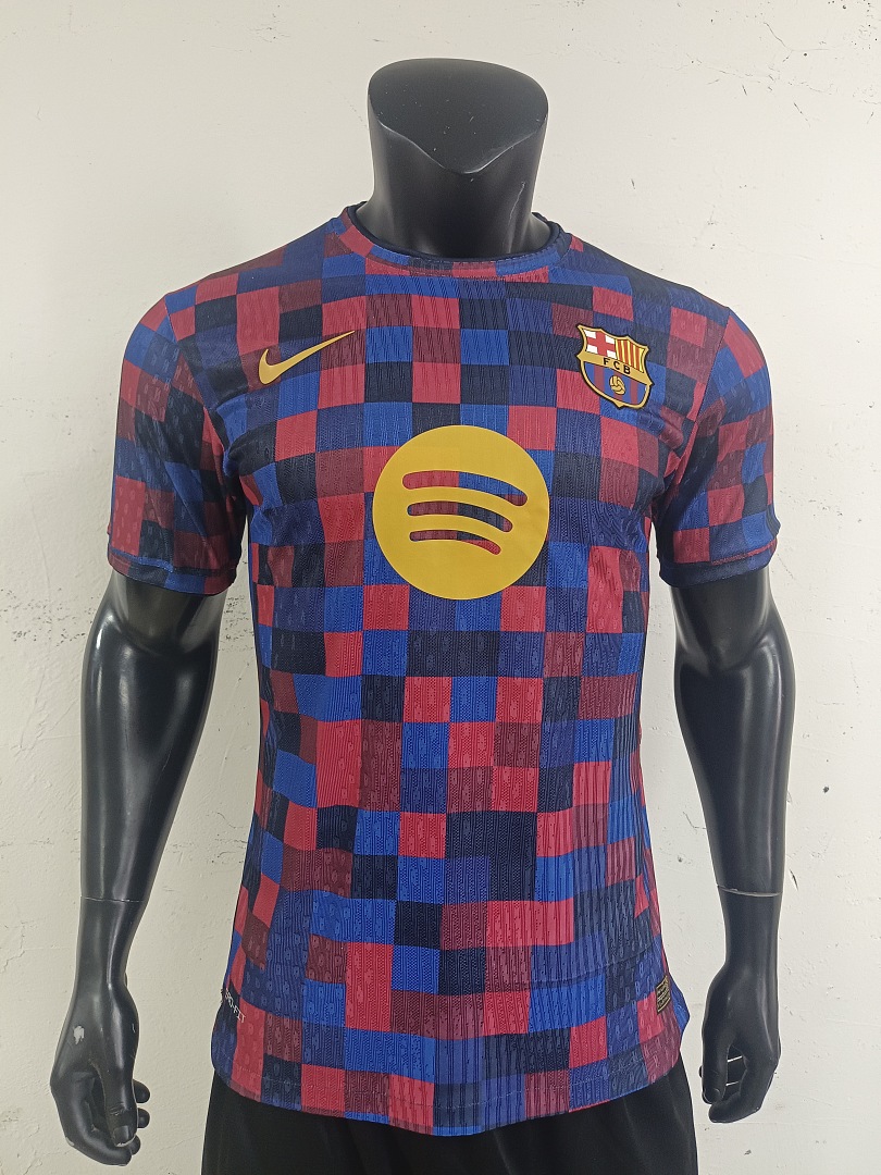 26-27Barcelona赛前服 4