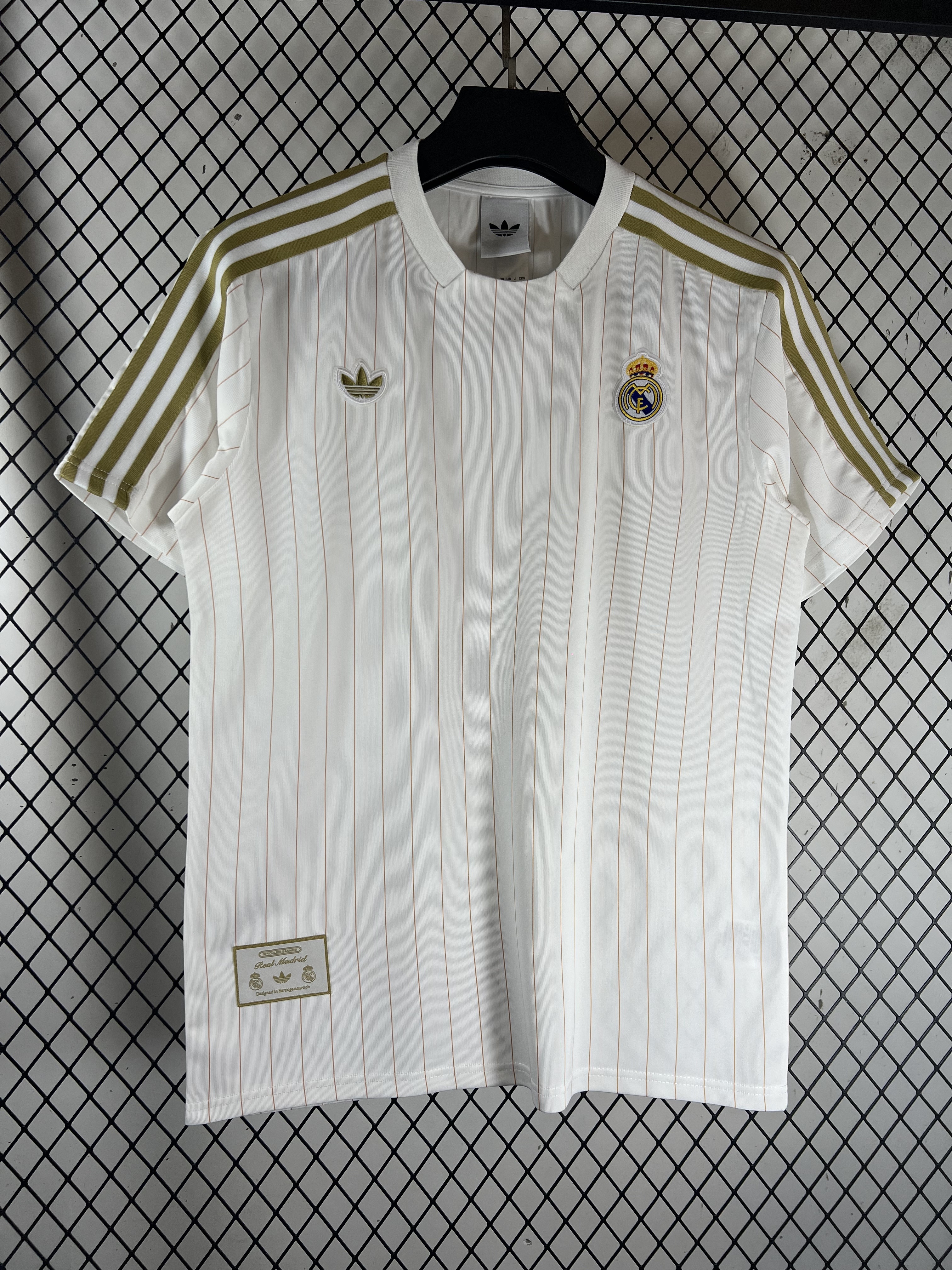 White Real Madrid Retro Yellow边