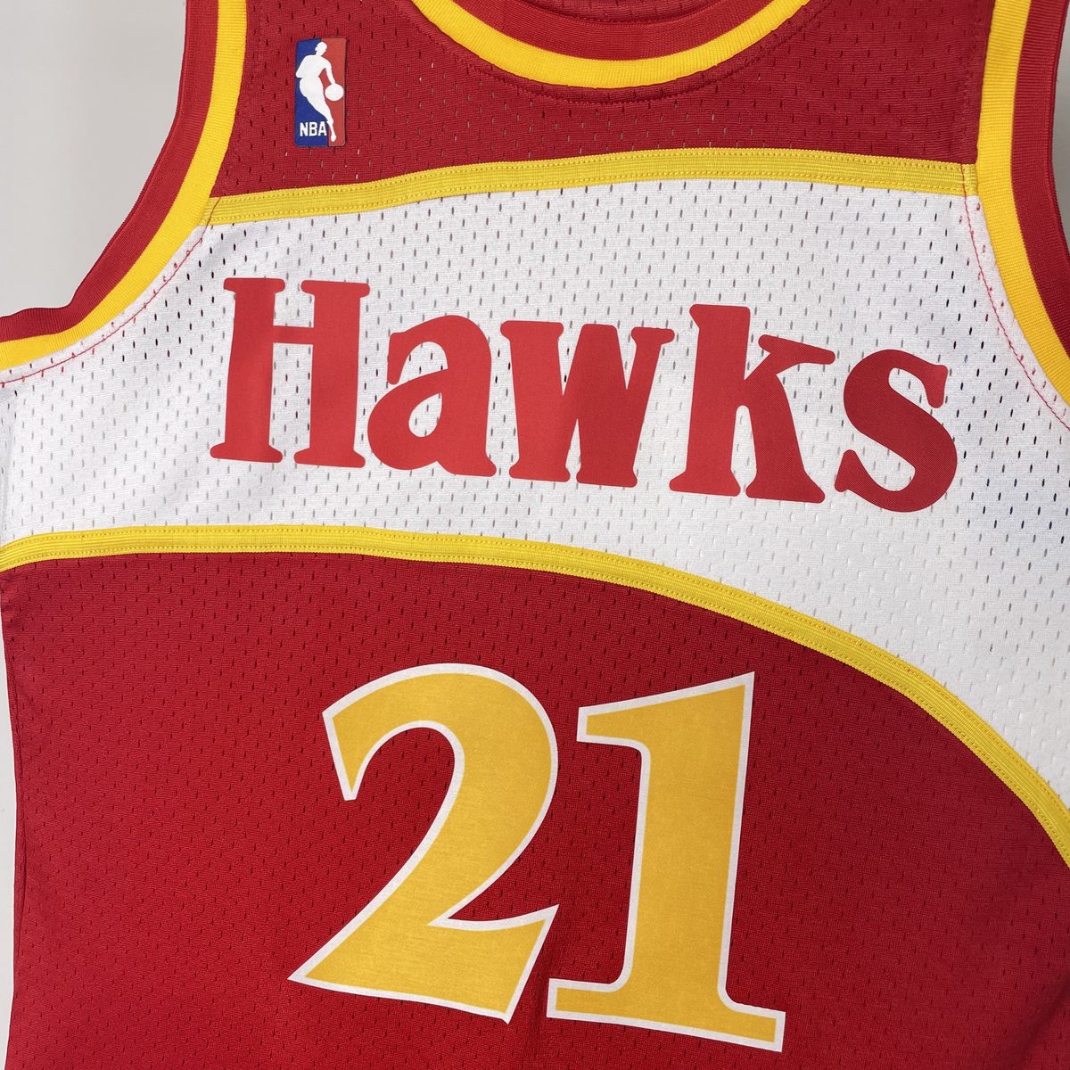 Atlanta Hawks 1985-86 Season Throwback Heat-Pressed Jersey Red #21 Dominique Wilkins - detail