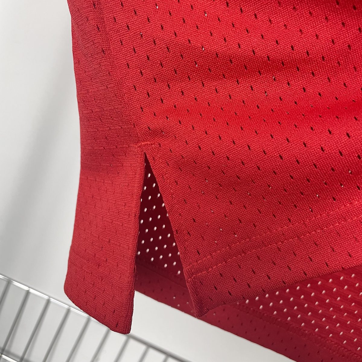 Atlanta Hawks 1985-86 Season Throwback Heat-Pressed Jersey Red #21 Dominique Wilkins - detail