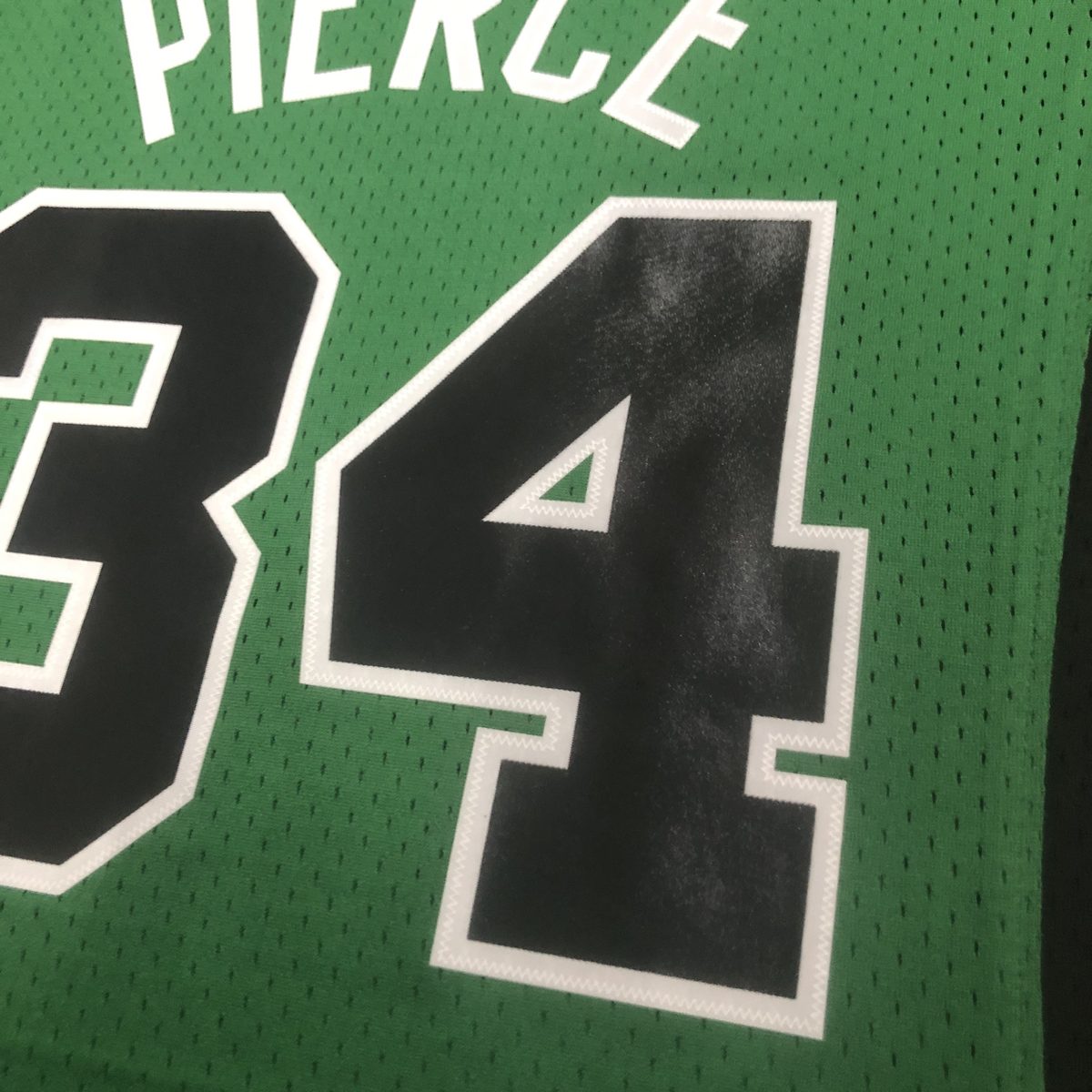 Swingsman Boston Celtics Italy Game Throwback Heat-Pressed Jersey #34 Paul Pierce - detail