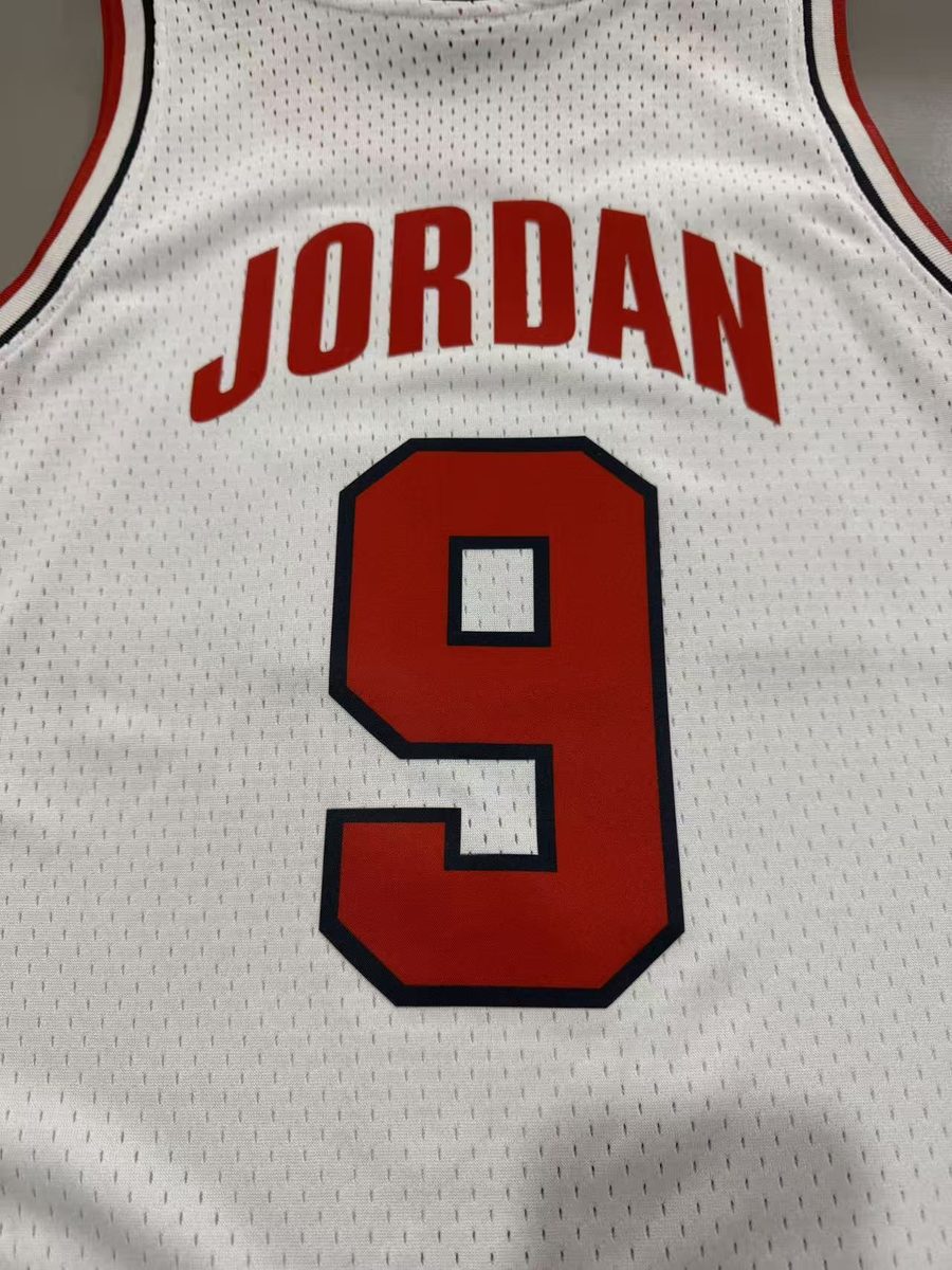 Dream Team 1992 Season Throwback Jersey White #23 Jordan - detail