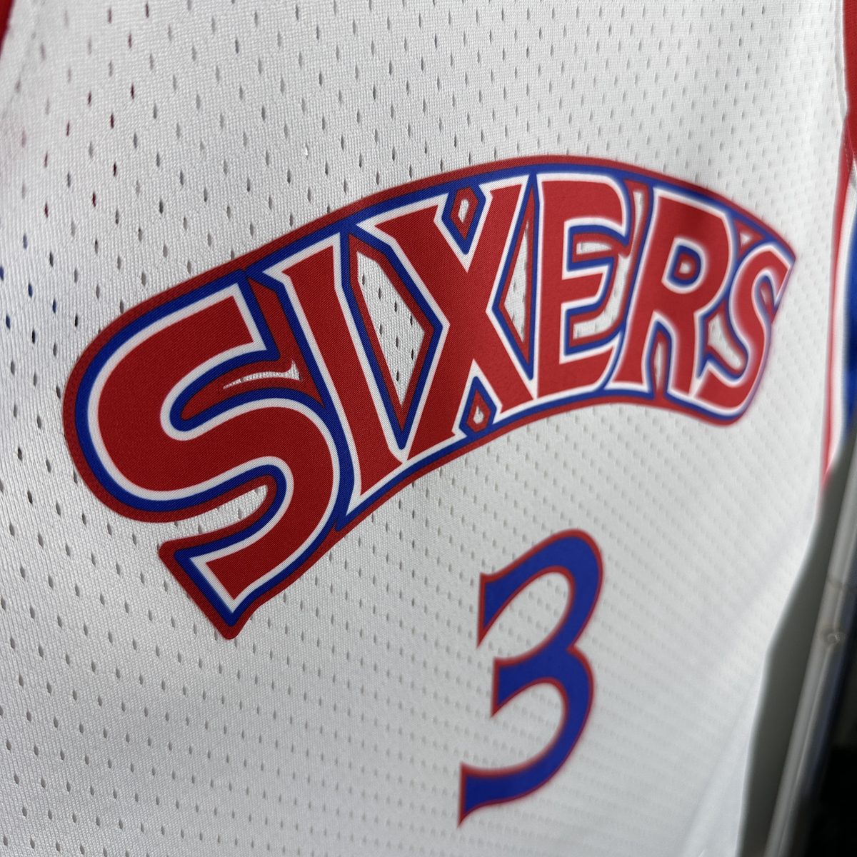 Philadelphia 76ers 1996-97 Season Swingman Throwback Heat-Pressed Replica Jersey White #3 Allen Iverson - detail