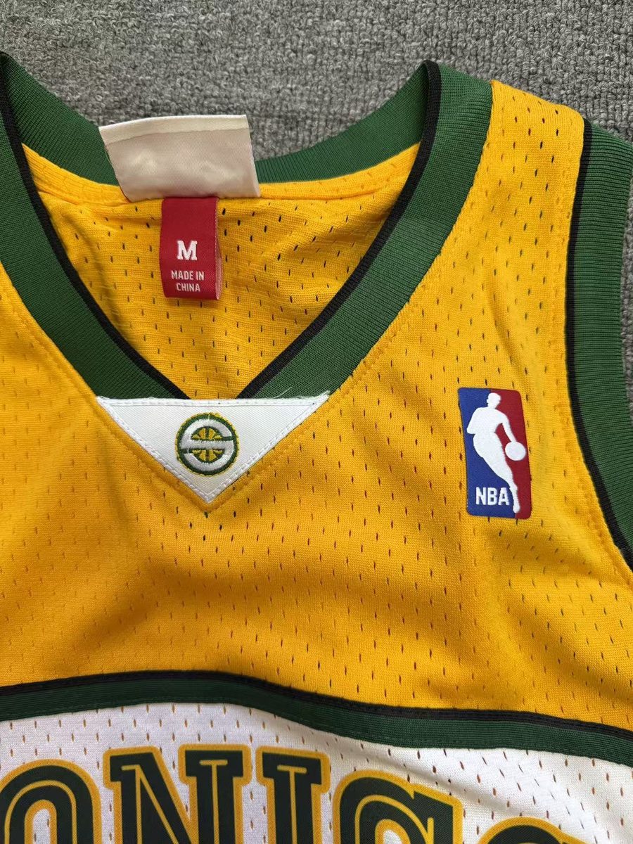 Seattle Supersonics 2006-07 Season Throwback Swingman Heat-Pressed Jersey Cream #34 Ray Allen - detail