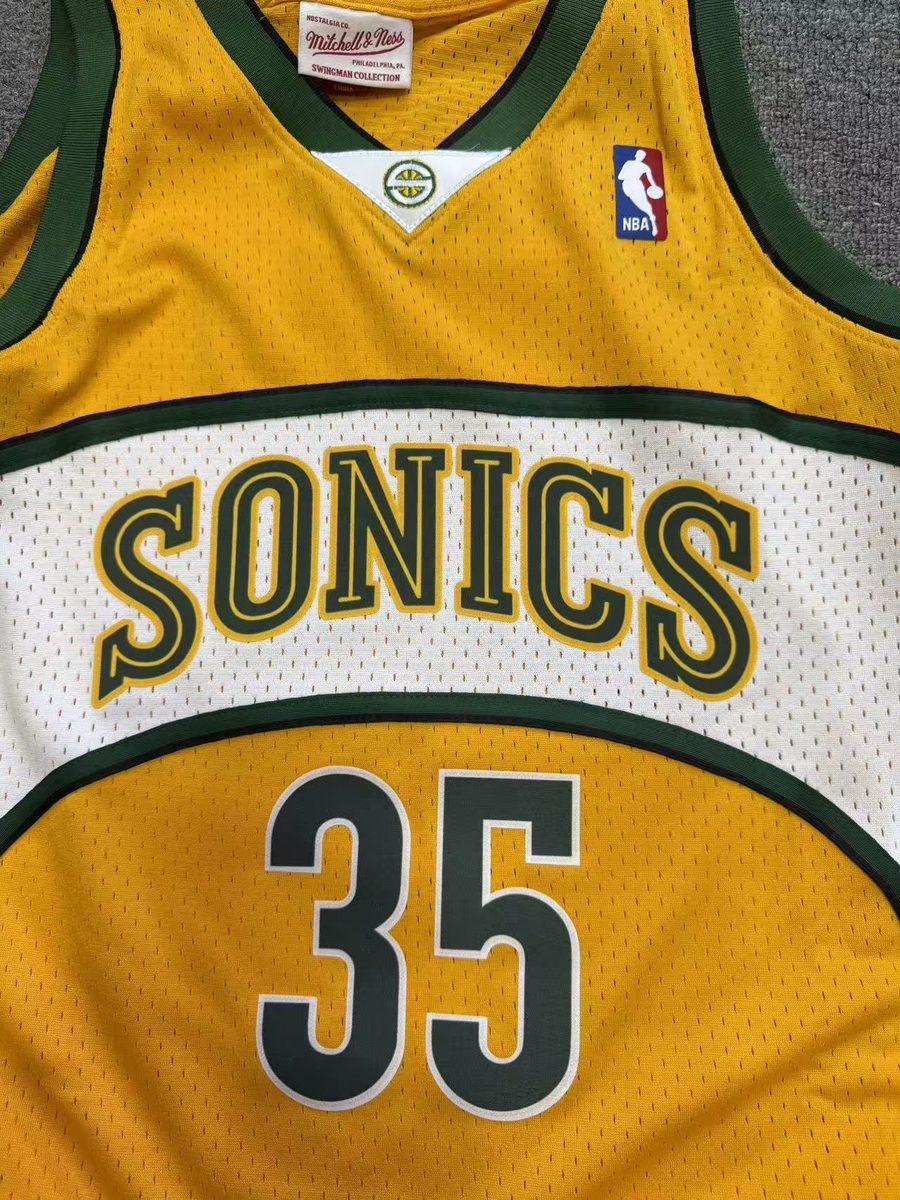 Nike MN Throwback Heat-Pressed Swingman Jersey: Seattle Supersonics 2007-08 Season Yellow #35 Kevin Durant - detail